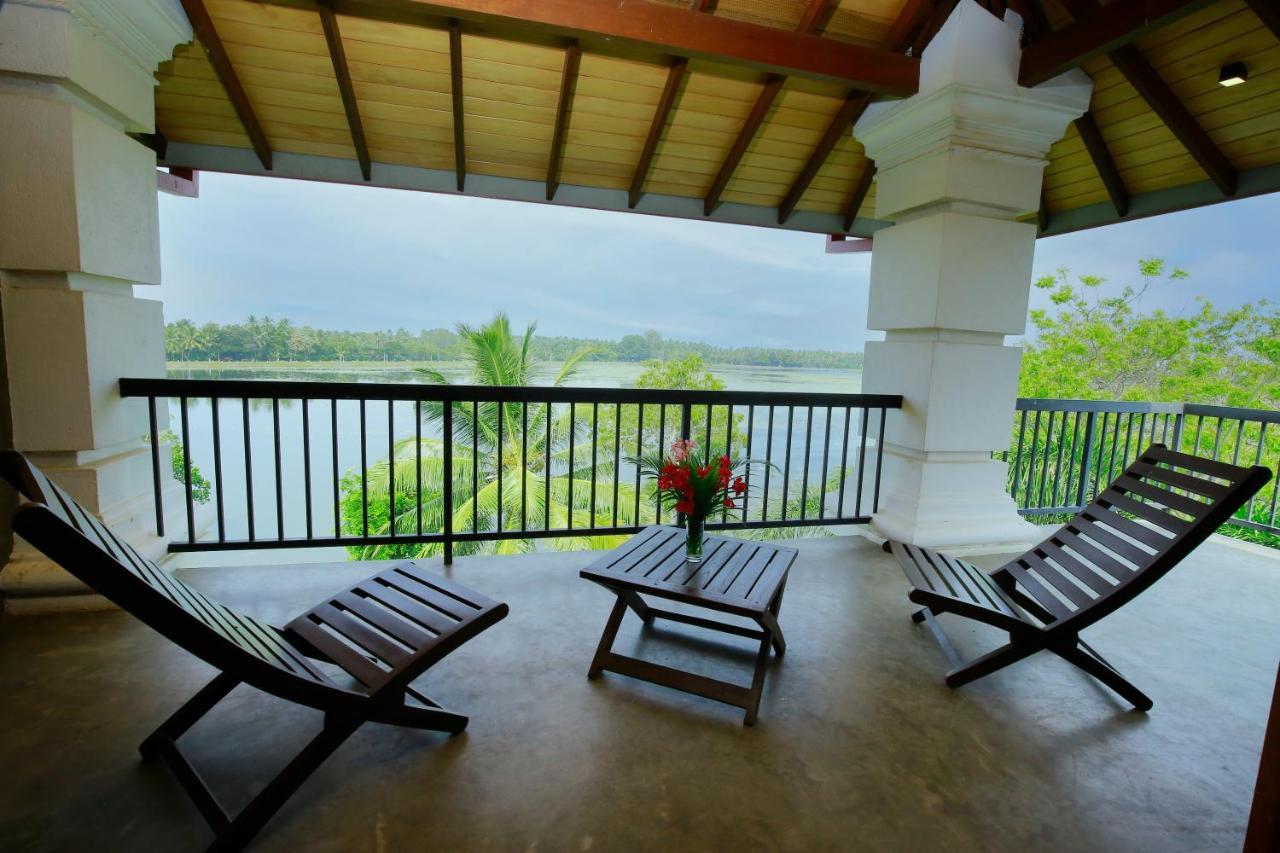 Diya Dahara Lake Resort Yala Exteriör bild
