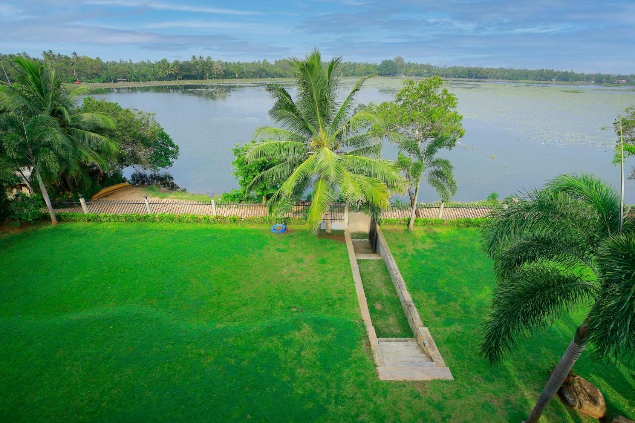 Diya Dahara Lake Resort Yala Exteriör bild