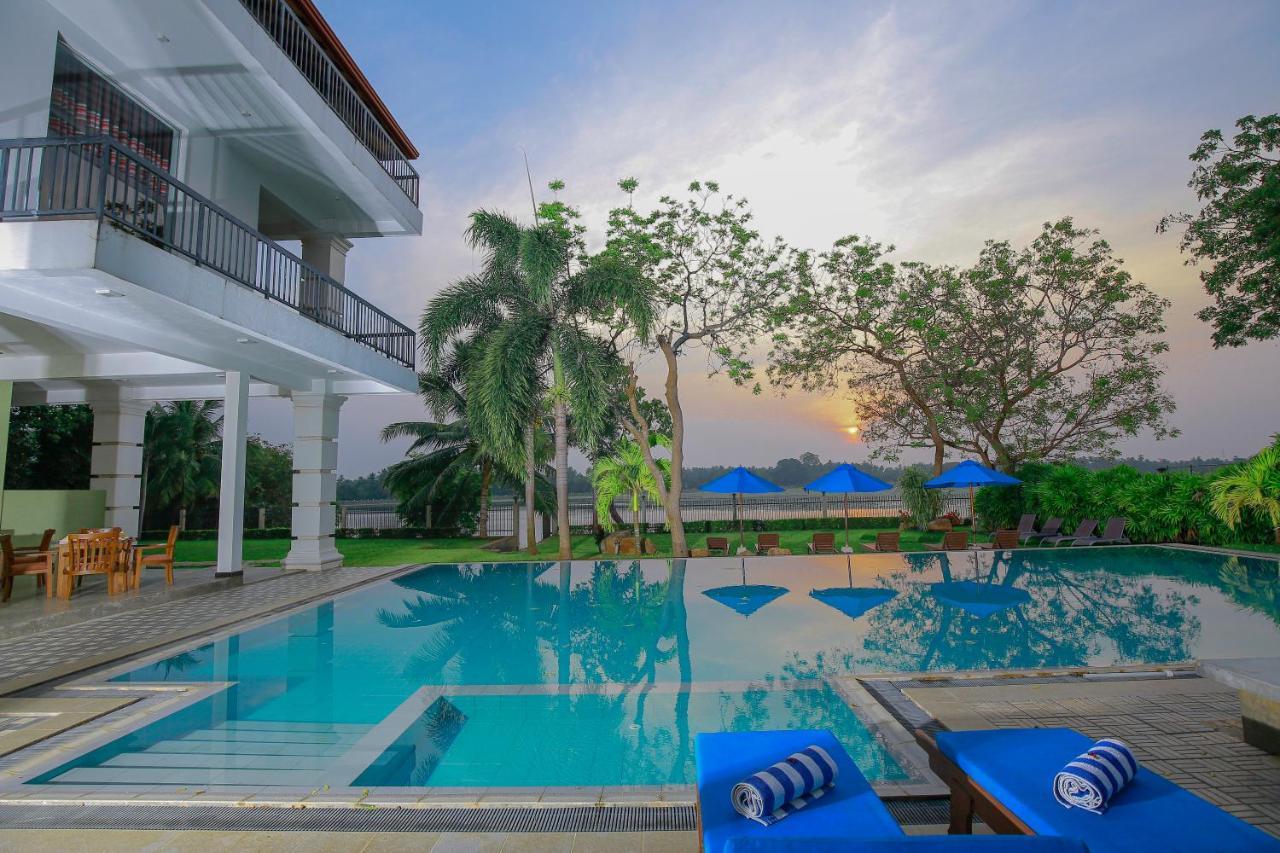 Diya Dahara Lake Resort Yala Exteriör bild
