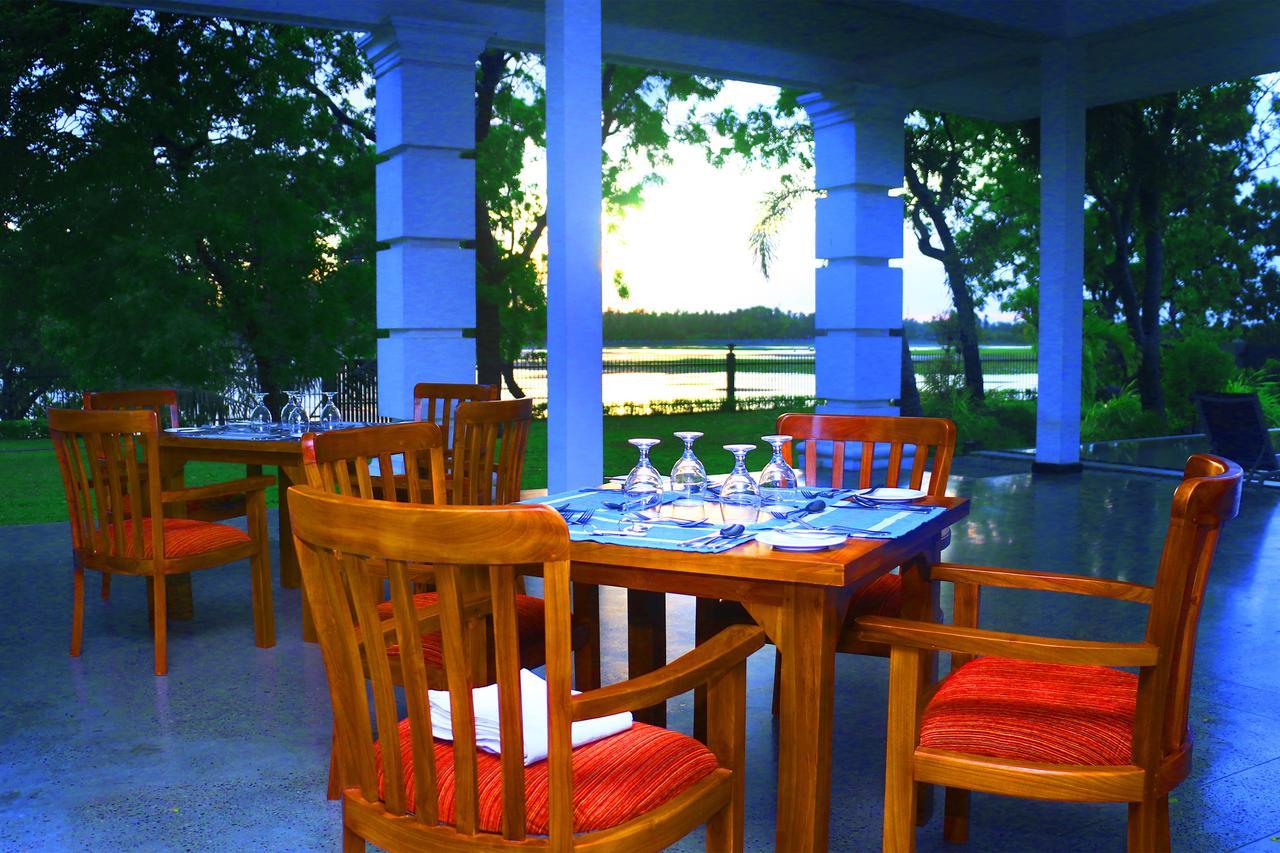Diya Dahara Lake Resort Yala Exteriör bild