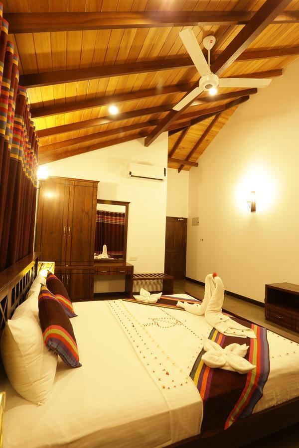 Diya Dahara Lake Resort Yala Exteriör bild