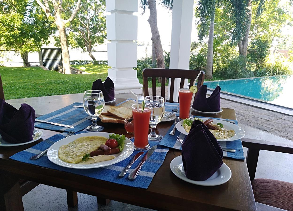 Diya Dahara Lake Resort Yala Exteriör bild