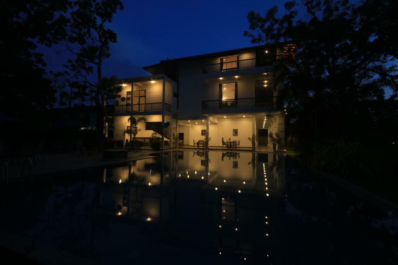 Diya Dahara Lake Resort Yala Exteriör bild