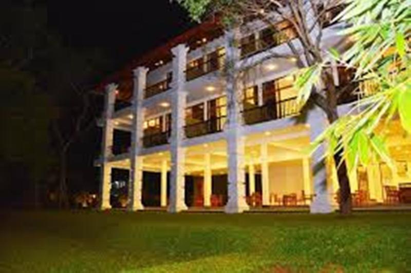 Diya Dahara Lake Resort Yala Exteriör bild
